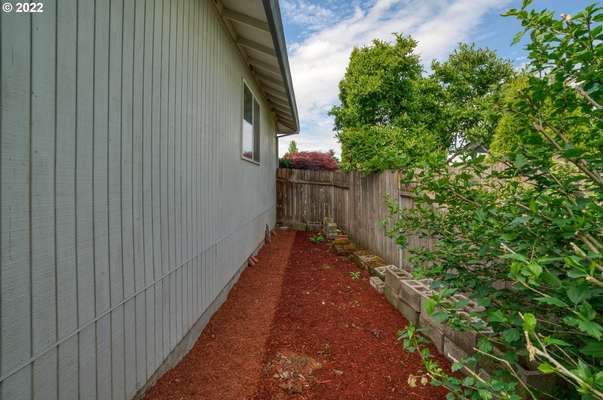 15713 NE 6th Cir, Vancouver, WA 98684