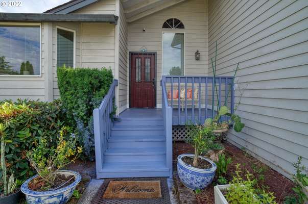 15713 NE 6th Cir, Vancouver, WA 98684