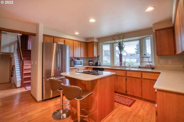 15713 NE 6th Cir, Vancouver, WA 98684