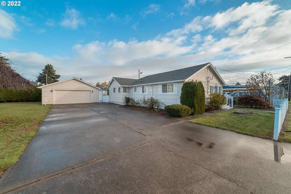 603 S Maple St, Kelso, WA 98626