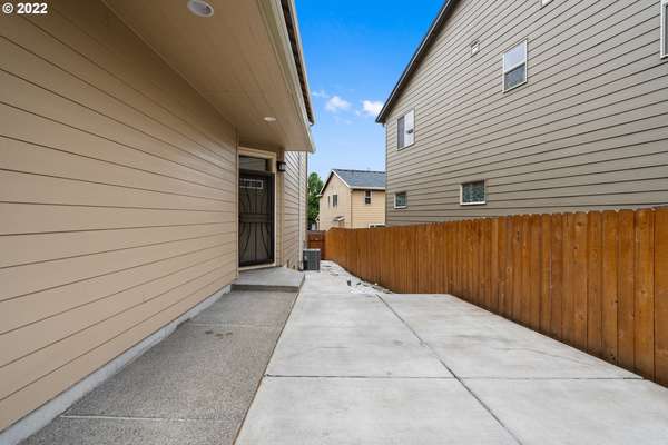 5704 NE 47th St, Vancouver, WA 98661