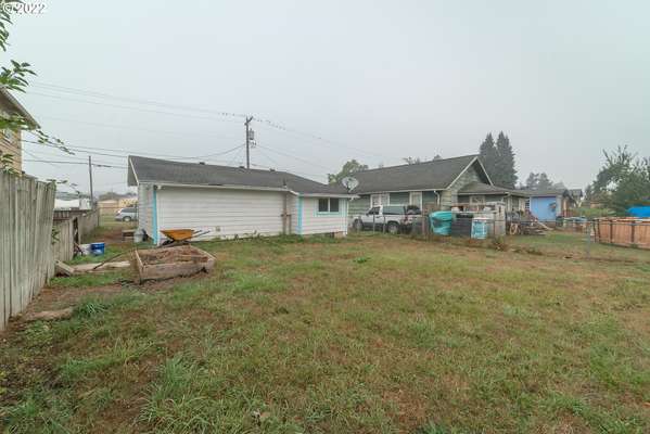 1104 S 7th Ave, Kelso, WA 98626