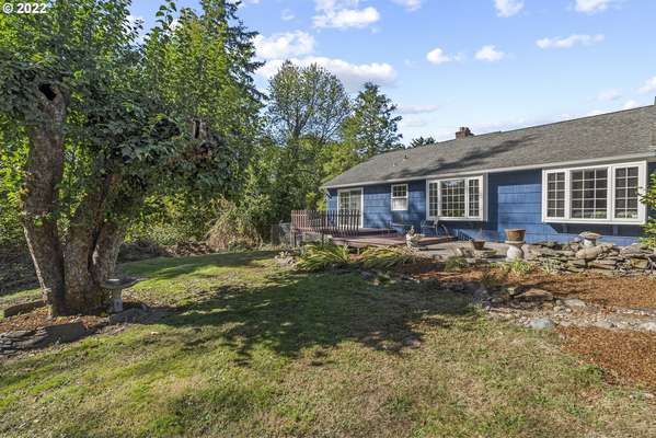 2140  Holcomb Loop Rd, Kelso, WA 98626