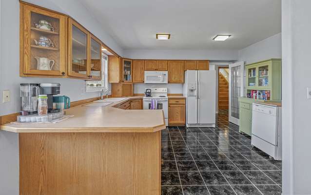 2140  Holcomb Loop Rd, Kelso, WA 98626