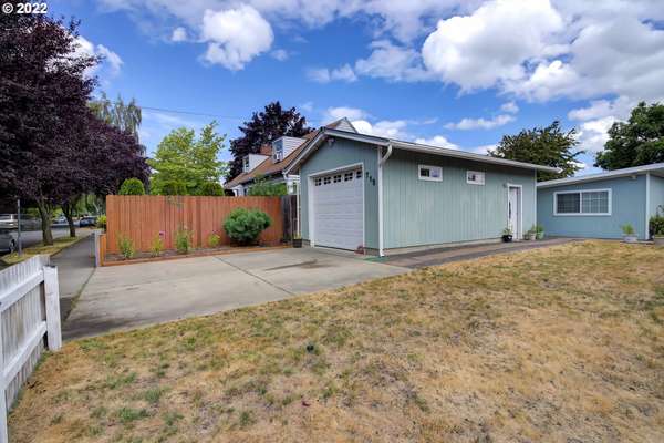 715  V St, Vancouver, WA 98661