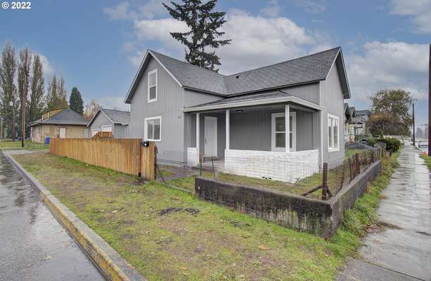 206  Lincoln St, Kelso, WA 98626