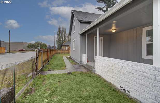 206  Lincoln St, Kelso, WA 98626