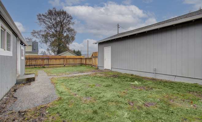 206  Lincoln St, Kelso, WA 98626