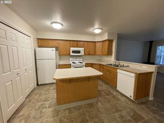 5906 NE 35th Cir, Vancouver, WA 98661