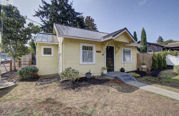 2702  P St, Vancouver, WA 98663