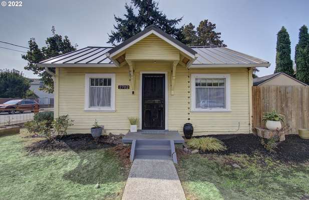 2702  P St, Vancouver, WA 98663