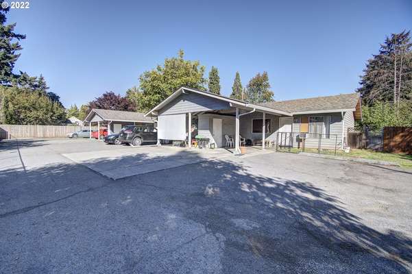 4208 E 17th St, Vancouver, WA 98661