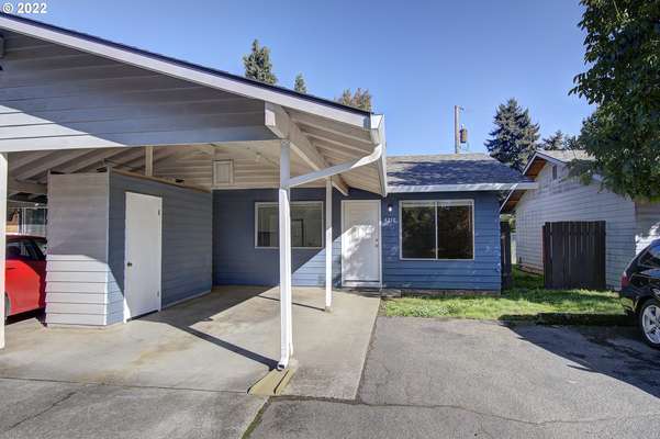 4208 E 17th St, Vancouver, WA 98661