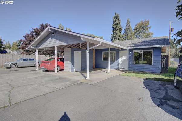 4208 E 17th St, Vancouver, WA 98661