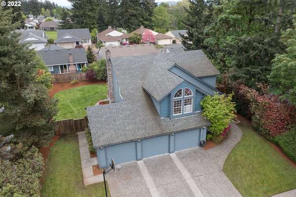 2707 SE Briarwood Dr, Vancouver, WA 98683