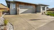 16703 NE 82nd St, Vancouver, WA 98682