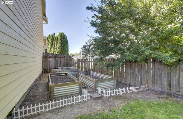 404 SE 7th St, Battle Ground, WA 98604