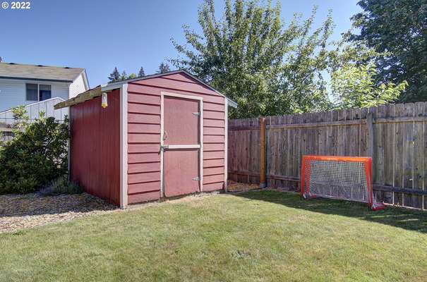 404 SE 7th St, Battle Ground, WA 98604