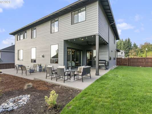 900 W Magnolia Loop, Washougal, WA 98671