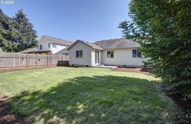 9006 NE 72nd St, Vancouver, WA 98662