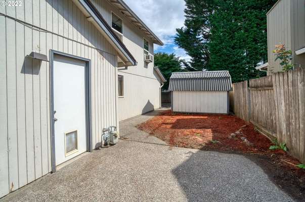 15713 NE 6th Cir, Vancouver, WA 98684