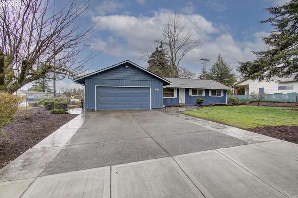 9800  St Helens Ave, Vancouver, WA 98664