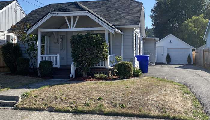 1210 N 2nd Ave, Kelso, WA 98626