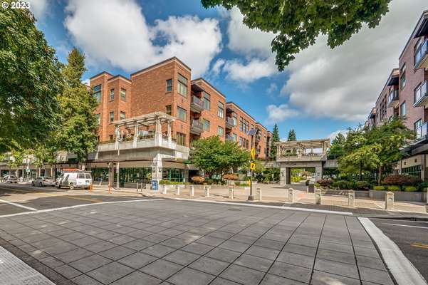 300 W 8th St #418, Vancouver, WA 98660