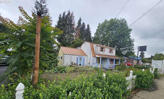 1022  E St, Washougal, WA 98671