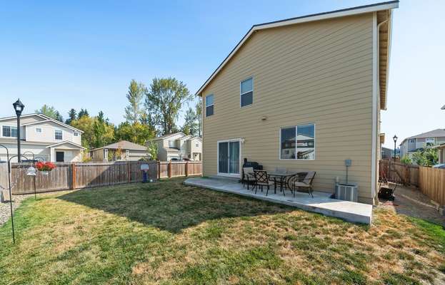 1428 W 16th Ave, La Center, WA 98629