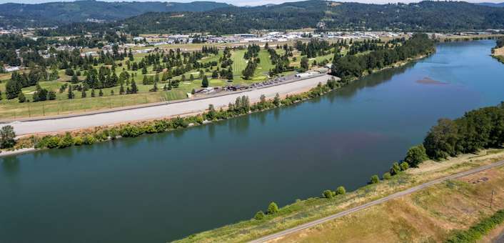 2076 S River Rd, Kelso, WA 98626