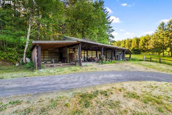 1000  Ostrander Rd, Kelso, WA 98626