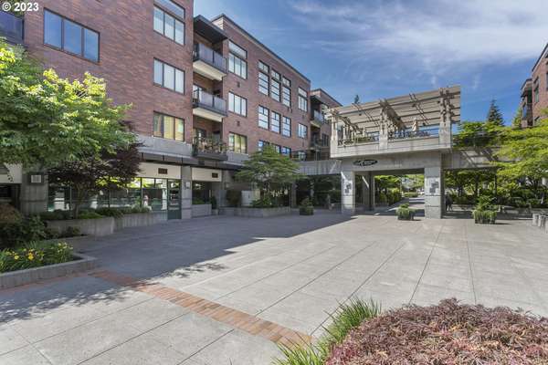 400 W 8th St #210W, Vancouver, WA 98660