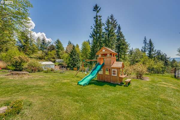 599  Gore Rd, Kalama, WA 98625