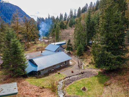 40  Legend Ln, Cougar, WA 98616