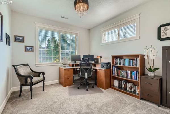 12006 NW 17th Ave, Vancouver, WA 98685