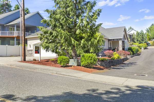 12316 NW 21st Ave, Vancouver, WA 98685