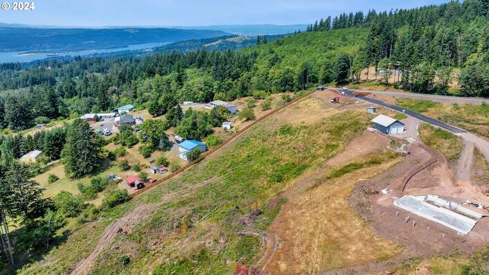 2987  Green Mountain Rd #B, Kalama, WA 98625