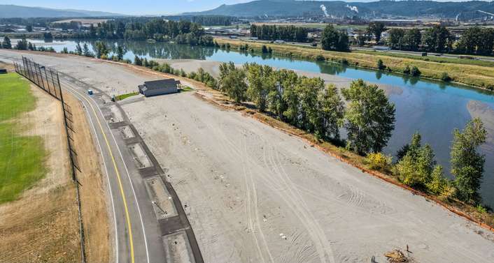 2102 S River Rd, Kelso, WA 98626