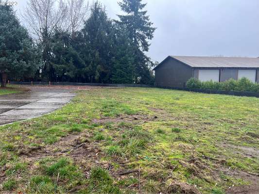 2209 NW 69th St, Vancouver, WA 98685