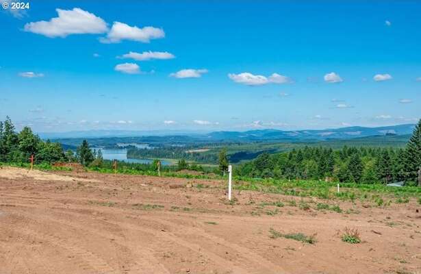 120  Red Hawk  #2, Castle Rock, WA 98611