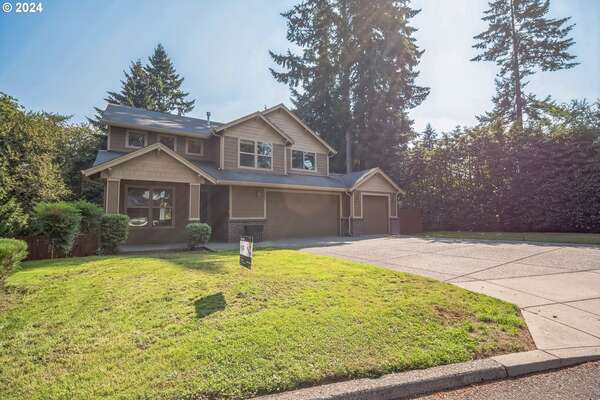 2209 NE Village Green Dr, Vancouver, WA 98684