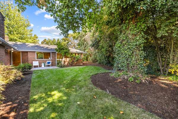 915 E Reserve St, Vancouver, WA 98661