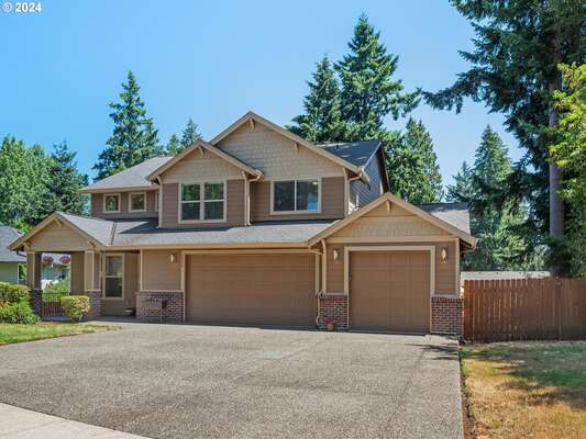 2209 NE Village Green Dr, Vancouver, WA 98684