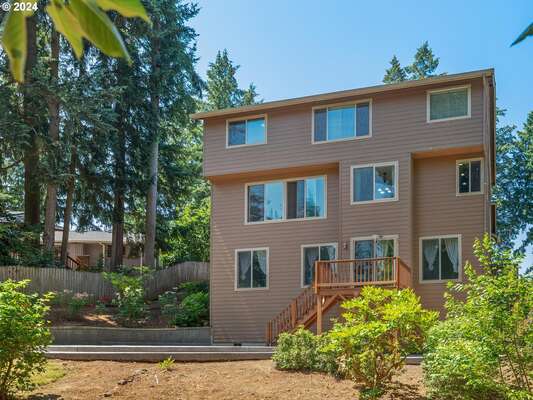 2209 NE Village Green Dr, Vancouver, WA 98684