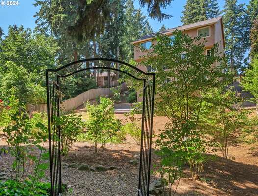 2209 NE Village Green Dr, Vancouver, WA 98684