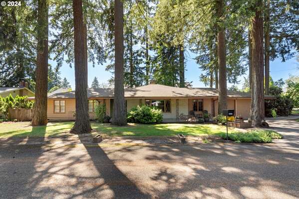 8805 NE 36th St, Vancouver, WA 98662