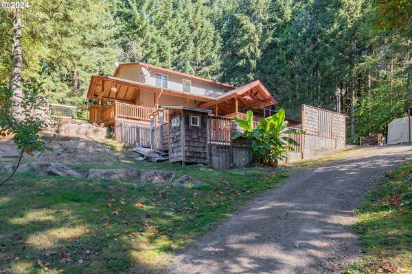 125  Glory Rd, Woodland, WA 98674