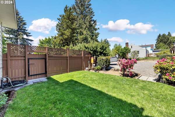 1915  H St, Vancouver, WA 98663