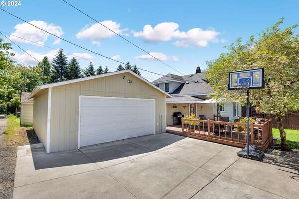 1915  H St, Vancouver, WA 98663